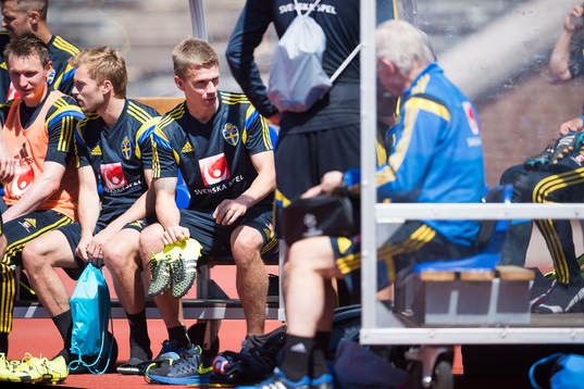 Sveriges Pontus Wernbloom på bänken