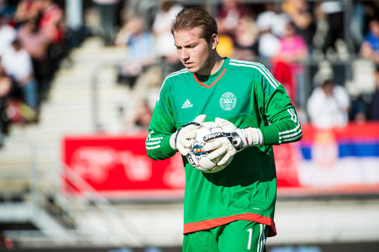 Danmarks målvakt Jakob Busk Jensen