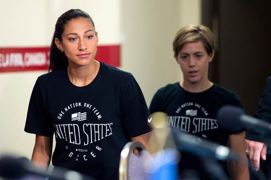 s Christen Press och Meghan Klingenberg