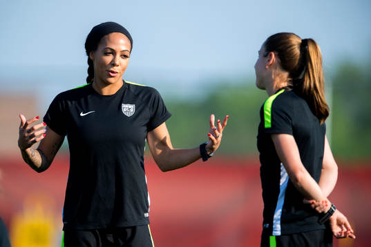 s Sydney Leroux