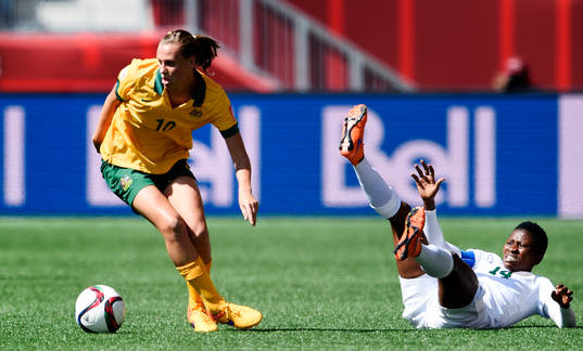 Australiens Emily van Egmond och Nigerias Evelyn Nwabuoku