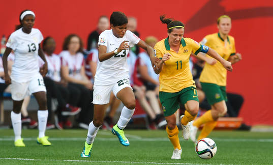 Nigerias Ngozi Ebere och Australiens Lisa De Vanna
