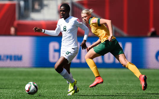 Nigerias Asisat Oshoala och Australiens Alanna Kennedy