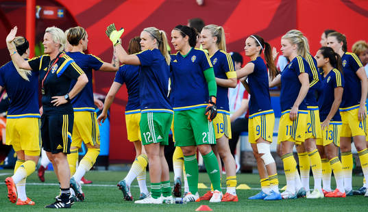 Sverige innan fotbollsmatchen i VM mellan USA och Sverige