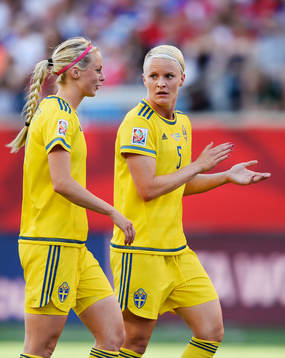 Sveriges Amanda Ilestedt och Nilla Fischer
