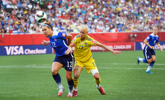 s Lauren Holiday och Sveriges Caroline Seger