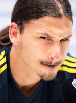 Zlatan Ibrahimovic på en presskonferens