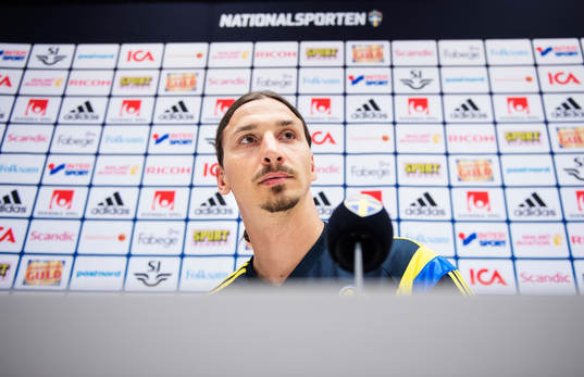 Zlatan Ibrahimovic på en presskonferens