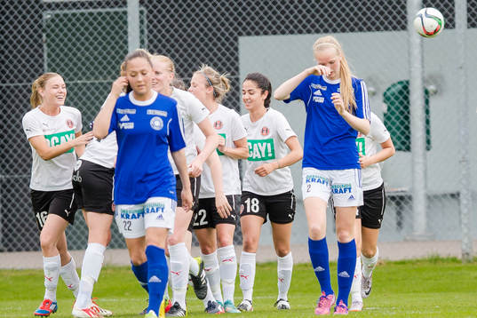 Stattenas Isabell Aguilar och Clara Scotte deppar
