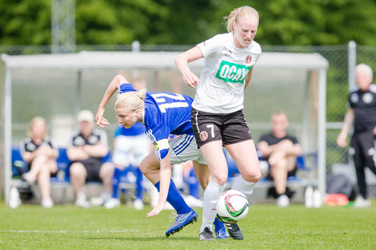 Hittarps Hanna Albinsson tar sig förbi Stattenas Josefine