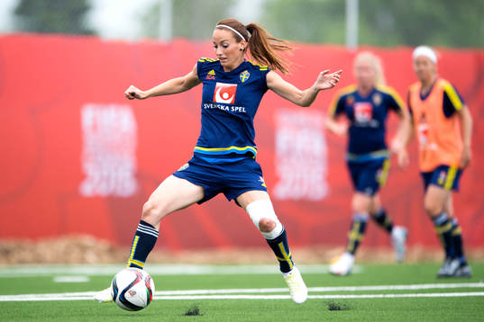 Sveriges Kosovare Asllani