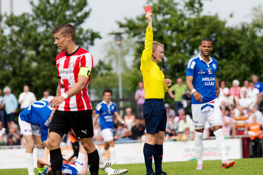 Anton Wiklund från Höllviken fäller Kristian Haynes