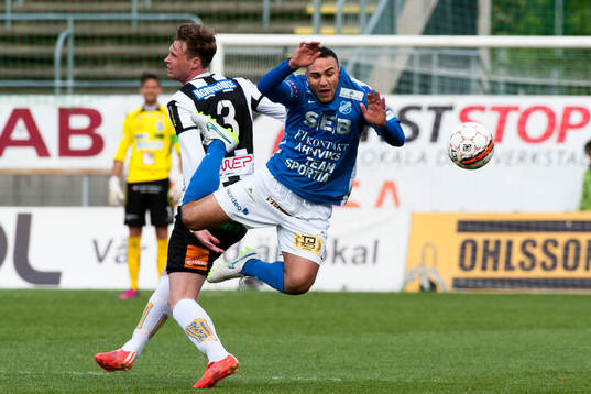 Landskronas Daniel Jarl fäller Norrbys Richard Yarsuvat