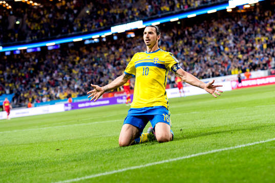 Sveriges Zlatan Ibrahimovic jublar
