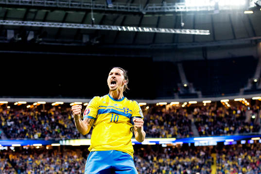 Sveriges Zlatan Ibrahimovic jublar