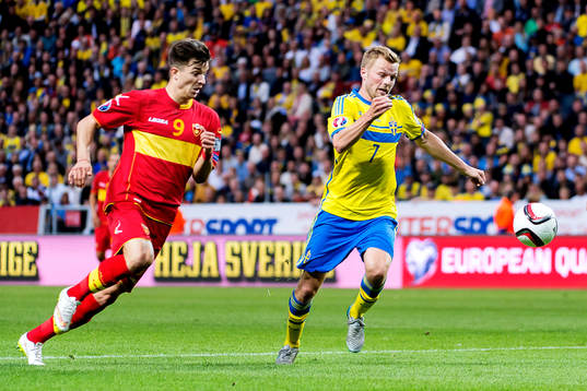 Montenegros Stefan Mugosa och Sveriges Sebastian Larsson
