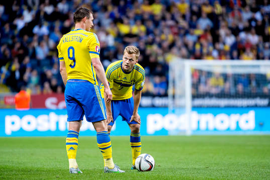 Sveriges Kim Källström och Sebastian Larsson