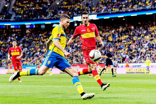 Sveriges Alexander Kacaniklic och Montenegros Zarko
