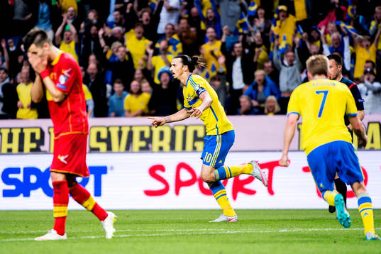 Sveriges Zlatan Ibrahimovic jublar