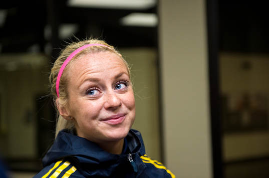 Sveriges Amanda Ilestedt blir intervjuad