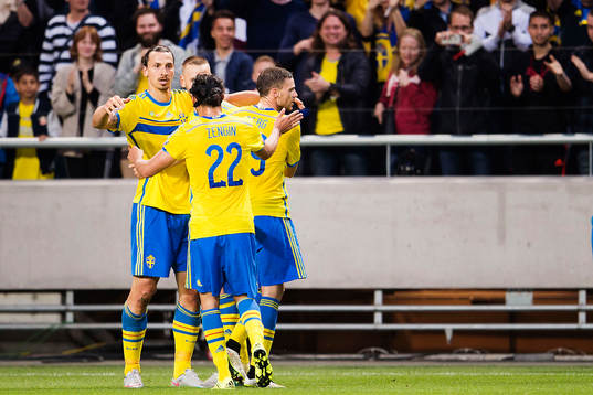 Sveriges spelare jublar