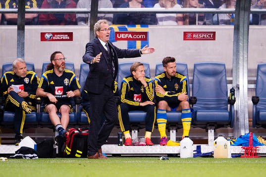 Sveriges förbundskapten Erik Hamrén reagerar