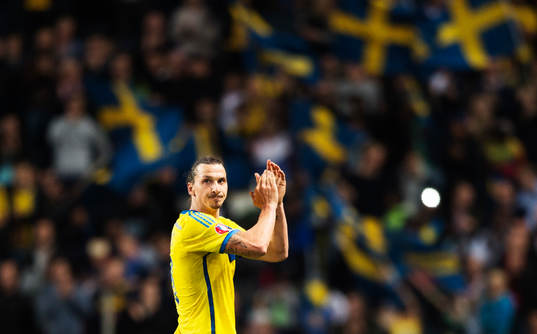 Sveriges Zlatan Ibrahimovic tackar publiken