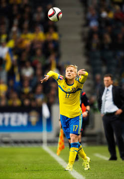 Sveriges Oscar Wendt med ett inkast