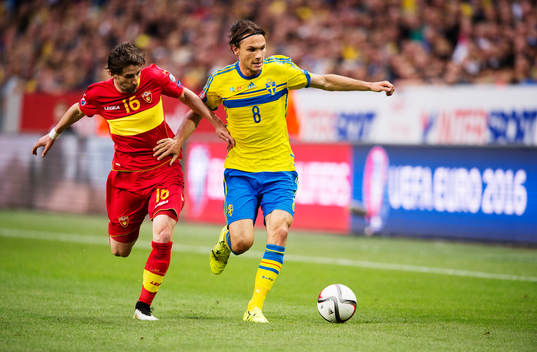 Montenegros Mladen Kascelan och Sveriges Albin Ekdal