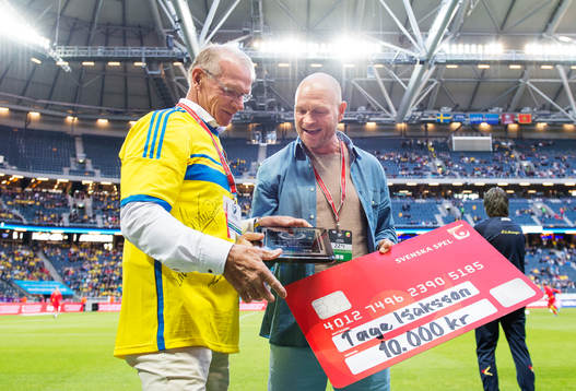 Tage Isaksson (Årets Eldsjäl) tar emot pris i det svenska