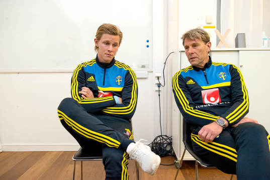 Sveriges förbundskapten Håkan Ericson och Emil Krafth