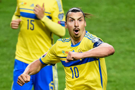 Sveriges Zlatan Ibrahimovic jublar