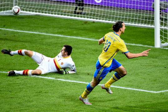 Sveriges Zlatan Ibrahimovic jublar