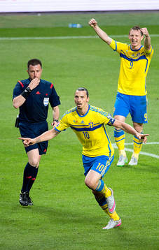 Sveriges Zlatan Ibrahimovic jublar