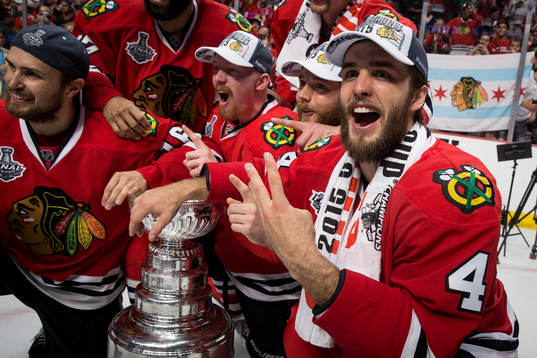 Chicago Blackhawks defenseman Niklas Hjalmarsson (4)