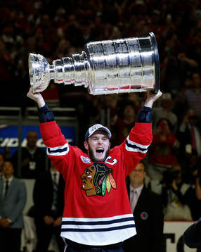 Chicago Blackhawks center Jonathan Toews (19) celebrates