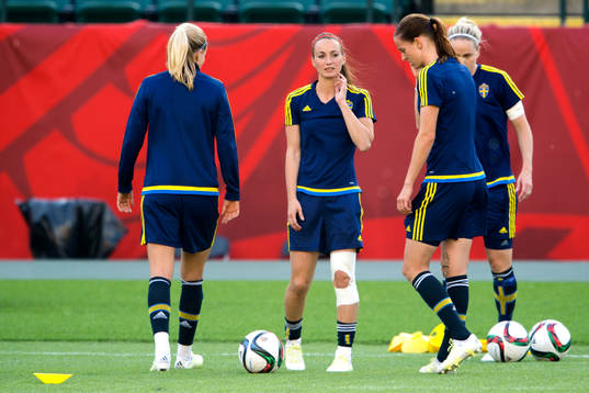 Sveriges Kosovare Asllani