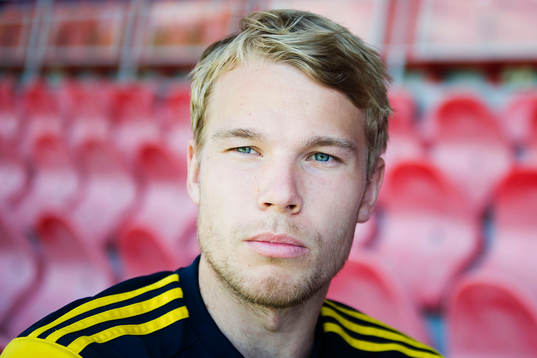 Sveriges Oscar Lewicki pratar med media