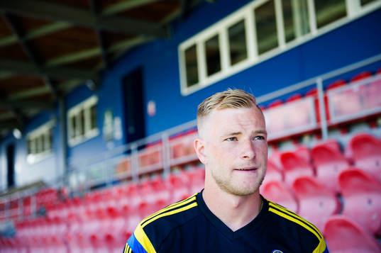 Sveriges John Guidetti pratar med media