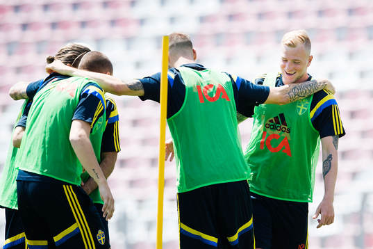 Sveriges Alexander Milosevic, Abdul Khalili och John