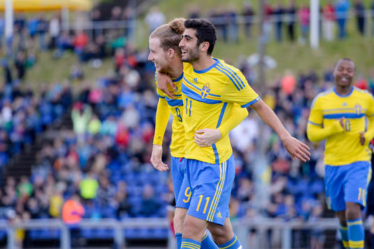 Sveriges Samuel Gustafson och Ferhad Ayaz jublar