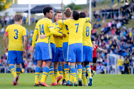 Sveriges Samuel Gustafson jublar