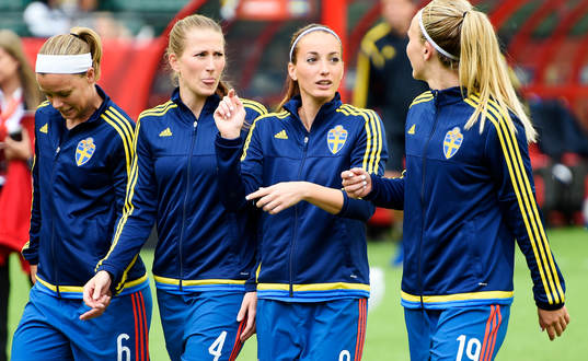 Sveriges Sara Thunebro, Emma Berglund, Kosovare Asllani och