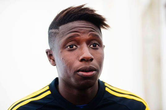 Sveriges Pa Konate pratar med media