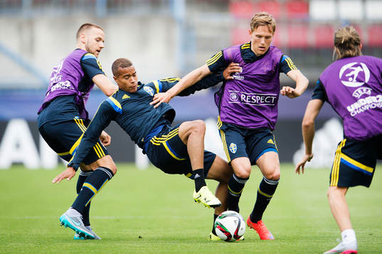Sveriges Alexander Milosevic, Robin Quaison och Ludwig