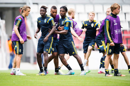 Sveriges Kristoffer Olsson, Pa Konate, Isaac Kiese Thelin