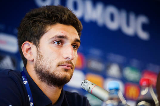 Italiens Matteo Bianchetti deltar i en presskonferens