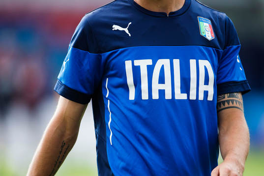 En tröja som det står Italia på