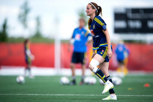 Sveriges Kosovare Asllani deppar