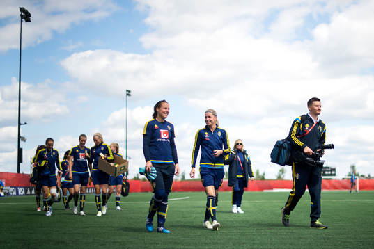 Sveriges målvakt Carola Söberg och Olivia Schough